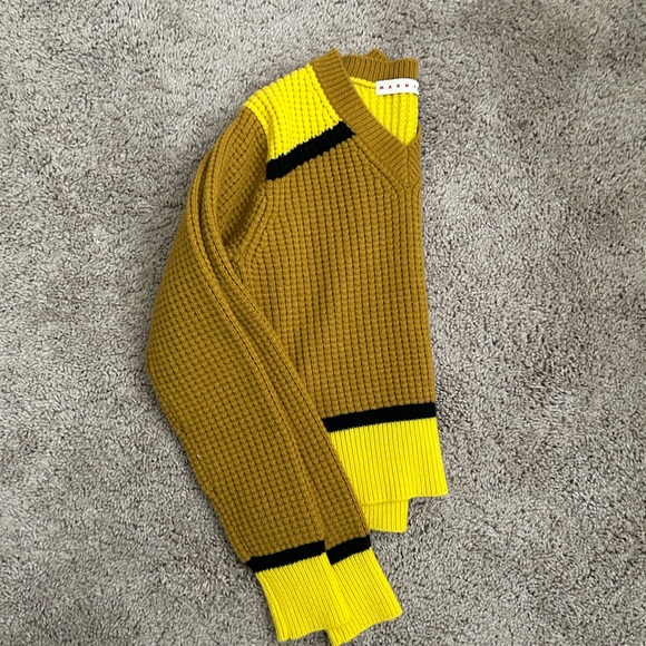 Women’s Uniqlo X Marni Sweater - Picture 3 of 4